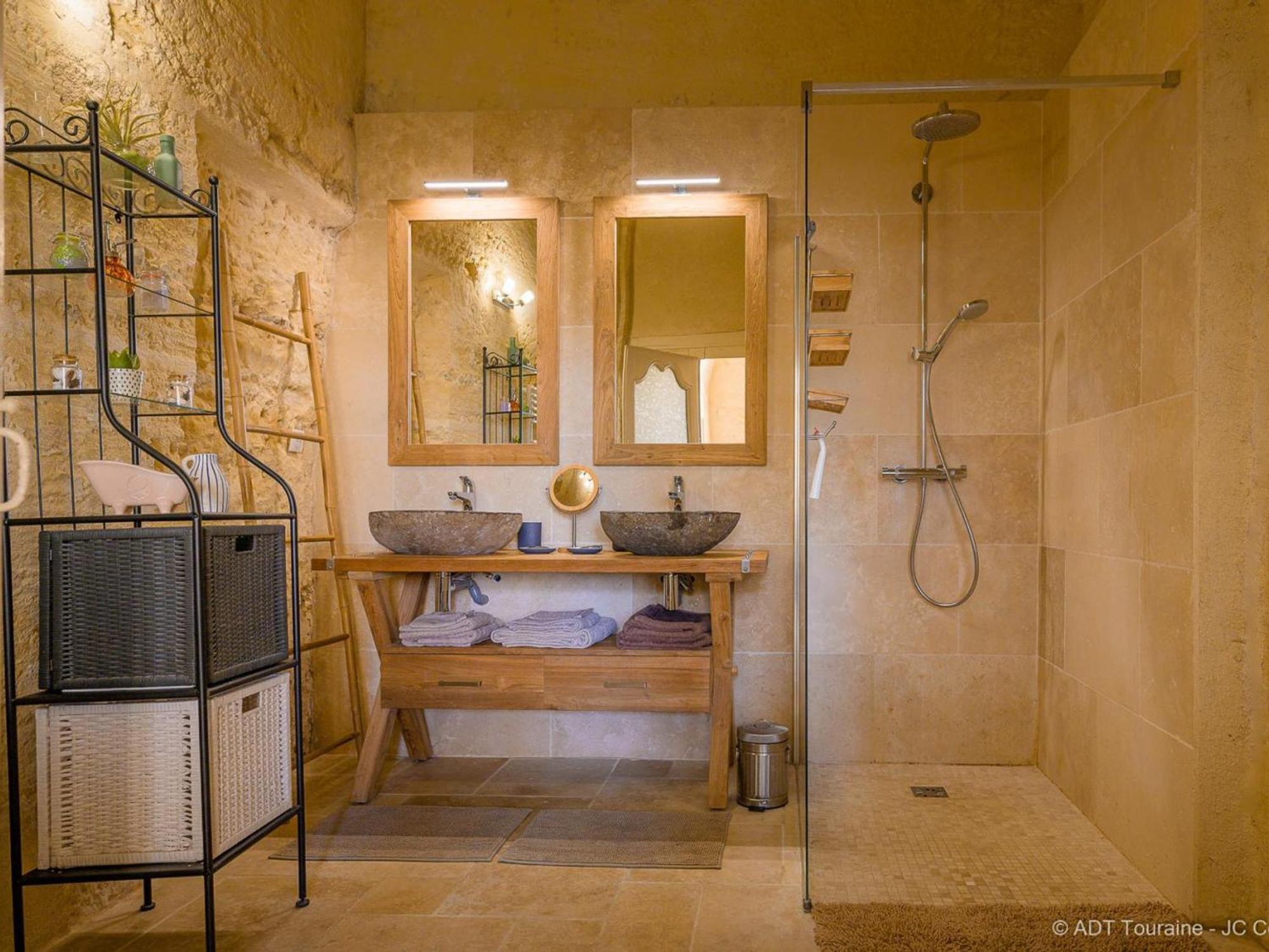 Maison Troglodyte Elegante Avec Spa, Salle De Jeux Et Jardin Clos A Vouvray - Fr-1-381-87 المظهر الخارجي الصورة