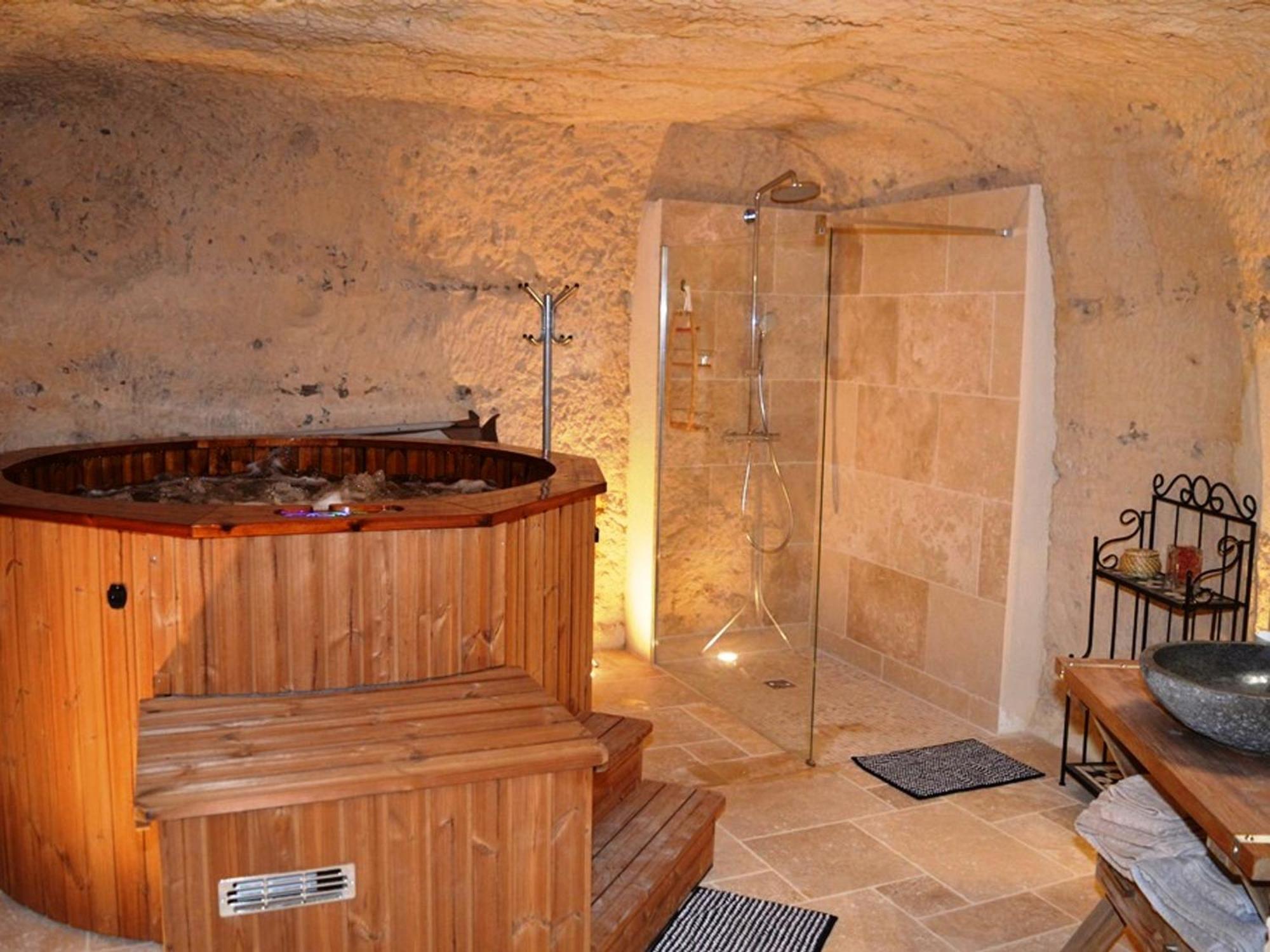 Maison Troglodyte Elegante Avec Spa, Salle De Jeux Et Jardin Clos A Vouvray - Fr-1-381-87 المظهر الخارجي الصورة