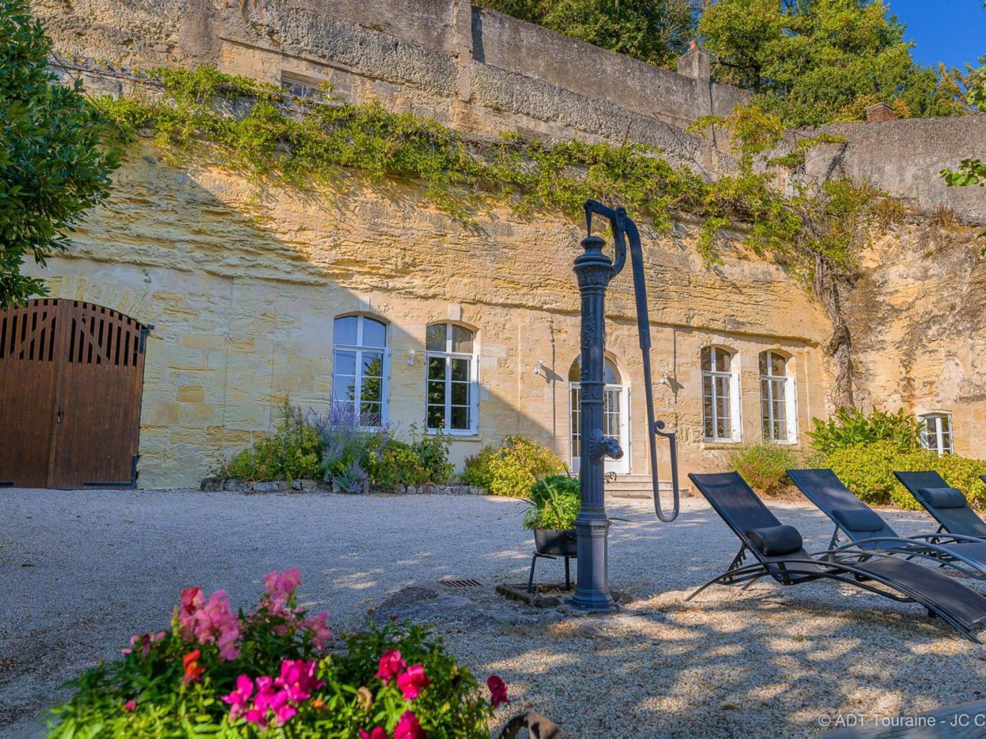 Maison Troglodyte Elegante Avec Spa, Salle De Jeux Et Jardin Clos A Vouvray - Fr-1-381-87 المظهر الخارجي الصورة
